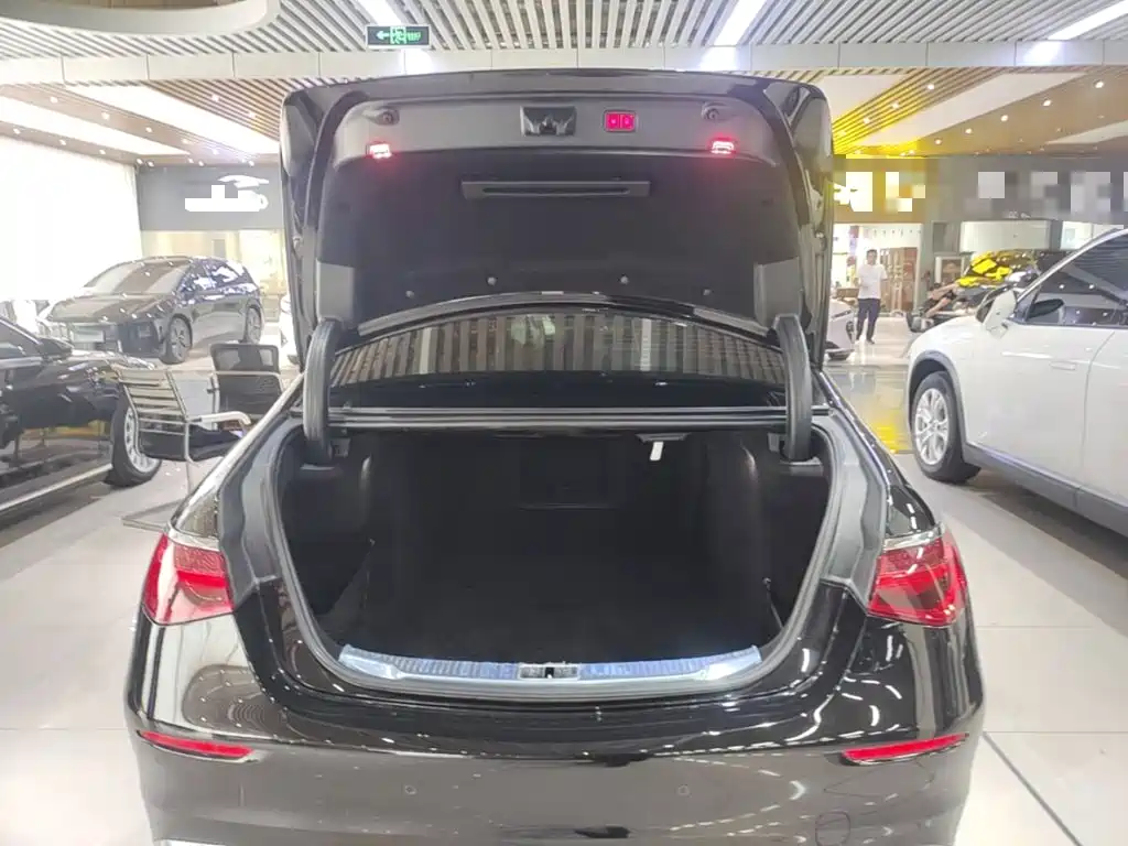 Mercedes-Benz S-Class — миниатюра 15