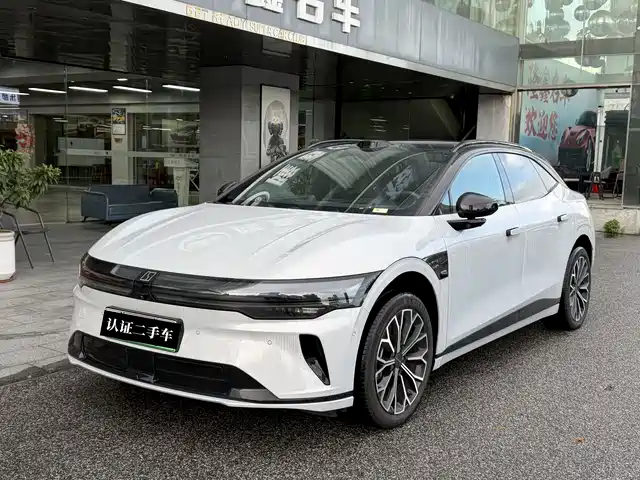 2025 Zeekr 007