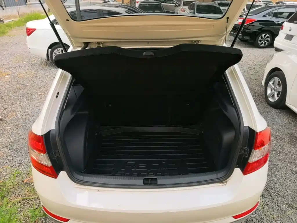 Skoda Rapid Spaceback — миниатюра 19