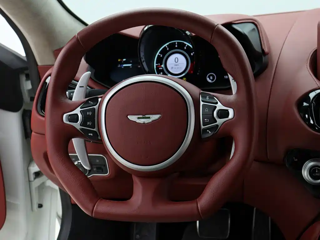 Aston Martin V8 Vantage — миниатюра 8