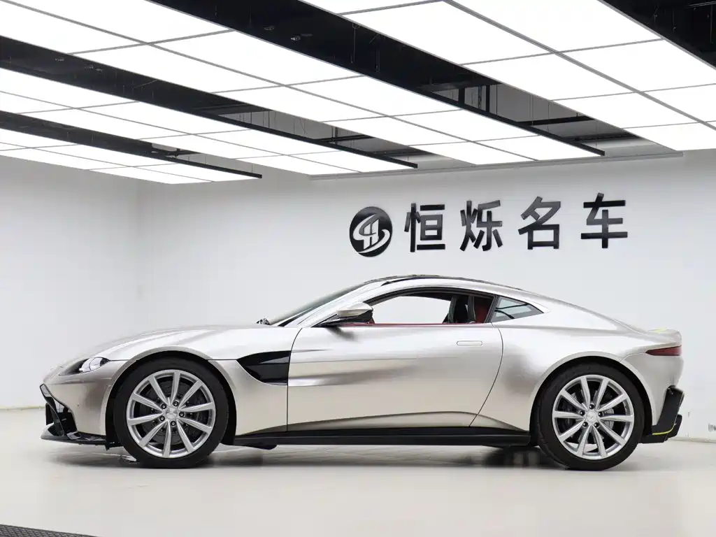 Aston Martin V8 Vantage — миниатюра 25