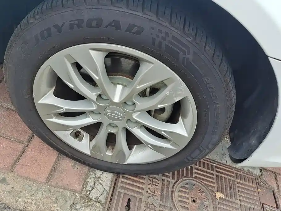 Geely Emgrand — миниатюра 6