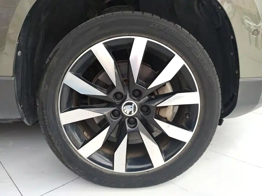 Skoda Karoq — миниатюра 6