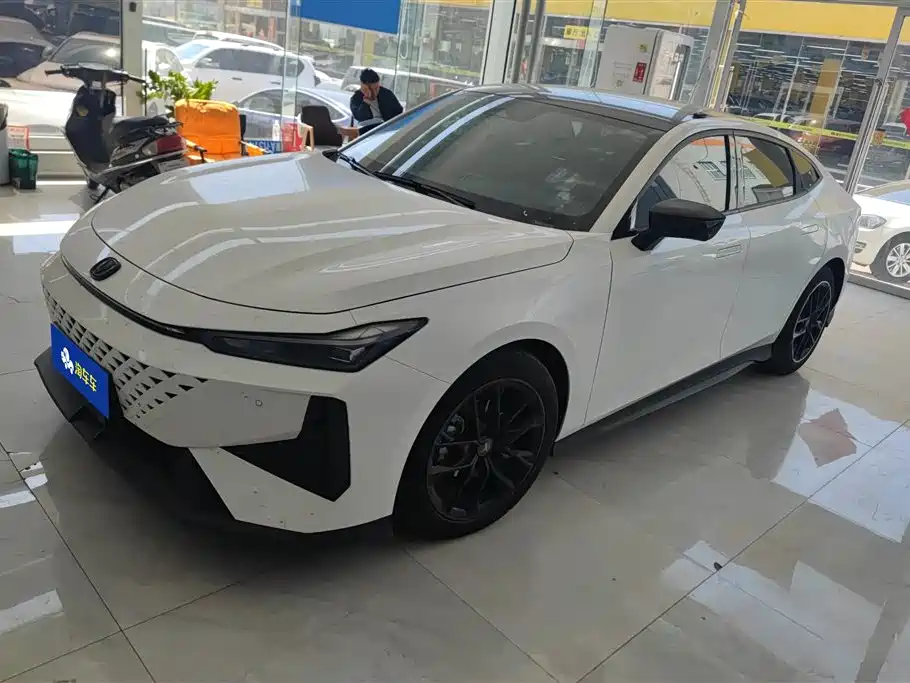 Changan UNI-V 2024