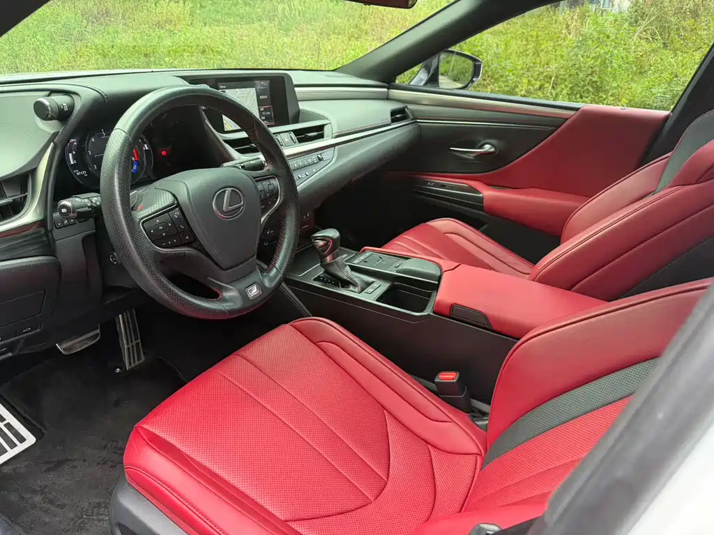 Lexus ES — миниатюра 10
