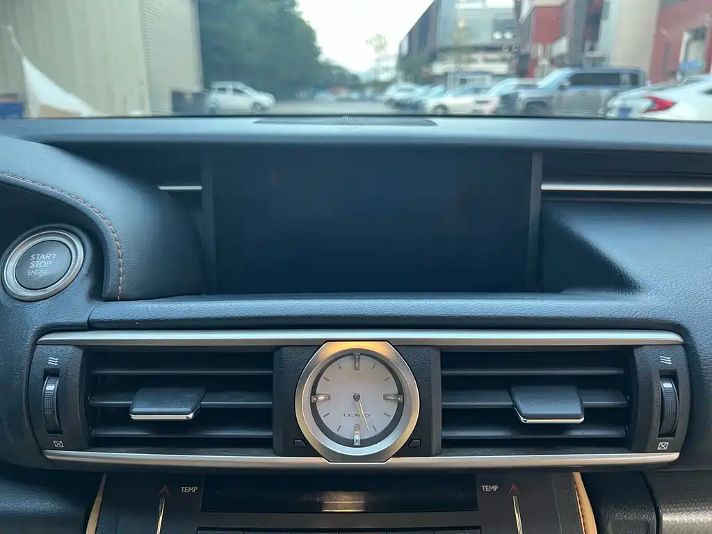 Lexus RC — миниатюра 12