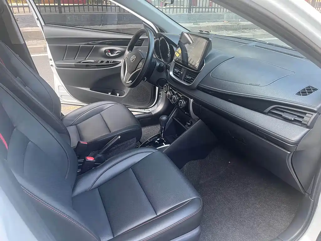 Toyota Yaris L — миниатюра 12