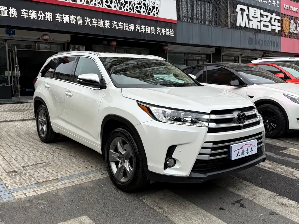 Toyota Highlander 2018 2.0T Luxury 7 мест V