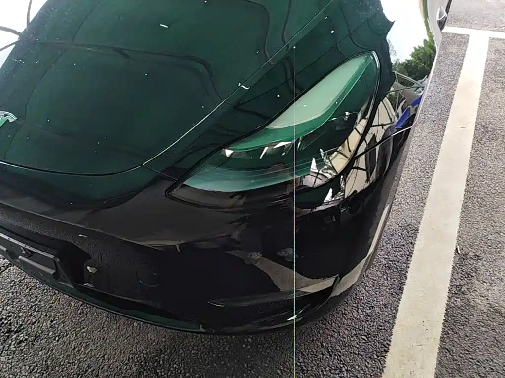 Tesla Model Y — миниатюра 24