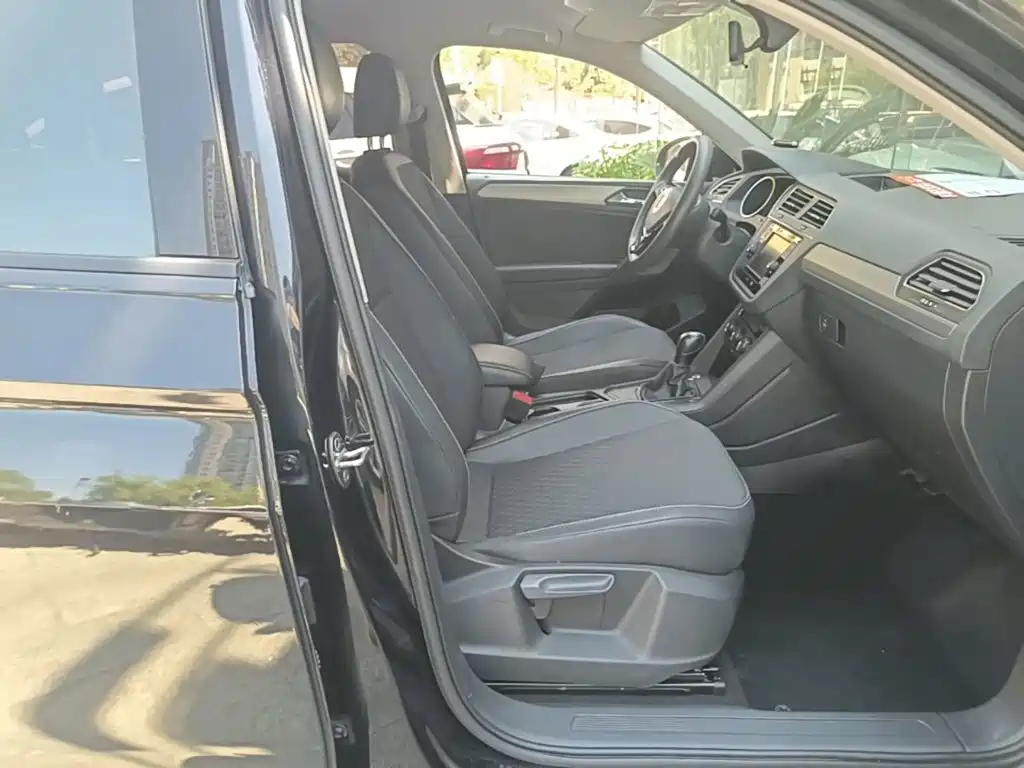 Volkswagen Tiguan L — миниатюра 25