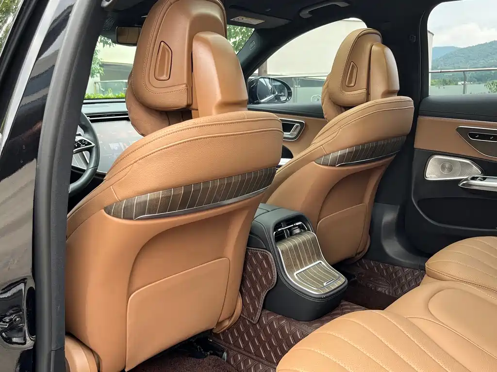 Mercedes-Benz E-Class — миниатюра 15