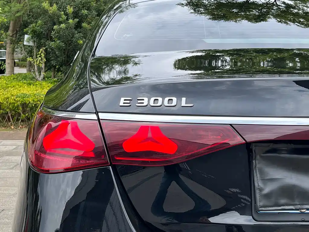 Mercedes-Benz E-Class — миниатюра 25