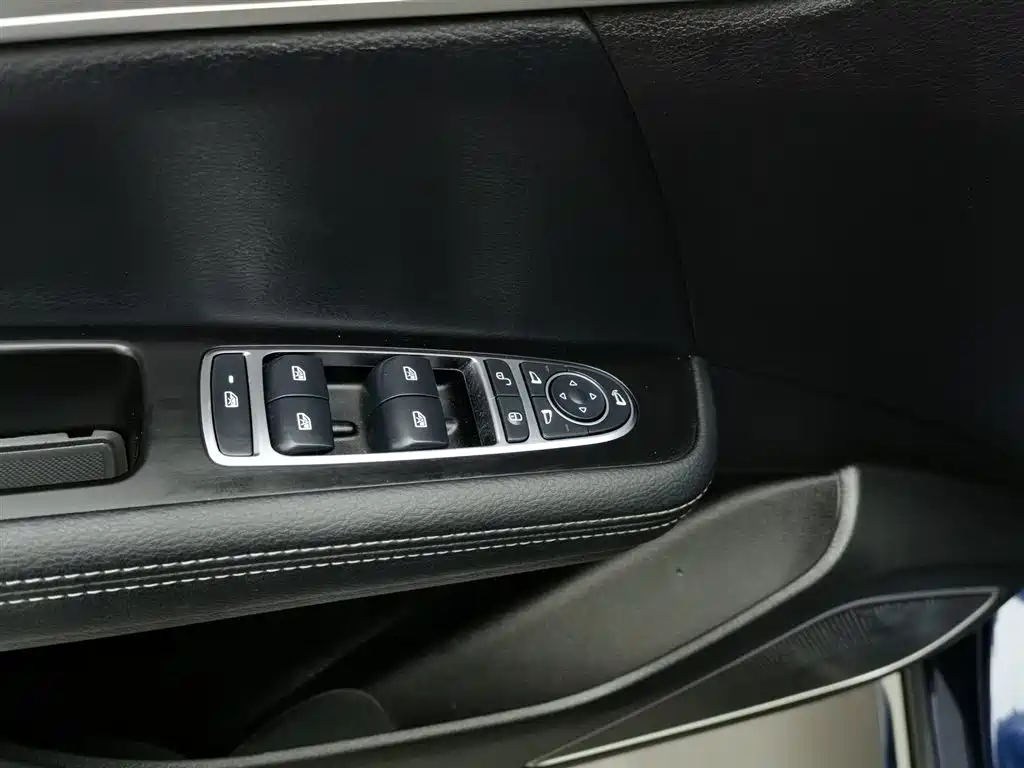 BYD Song MAX MAX 2021 1.5T AT Flagship 6 мест