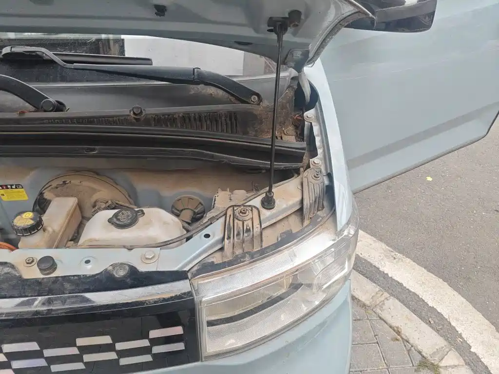 Wuling MINIEV — миниатюра 20