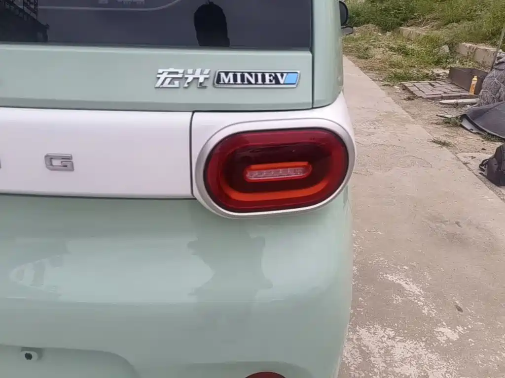 Wuling MINIEV — миниатюра 8