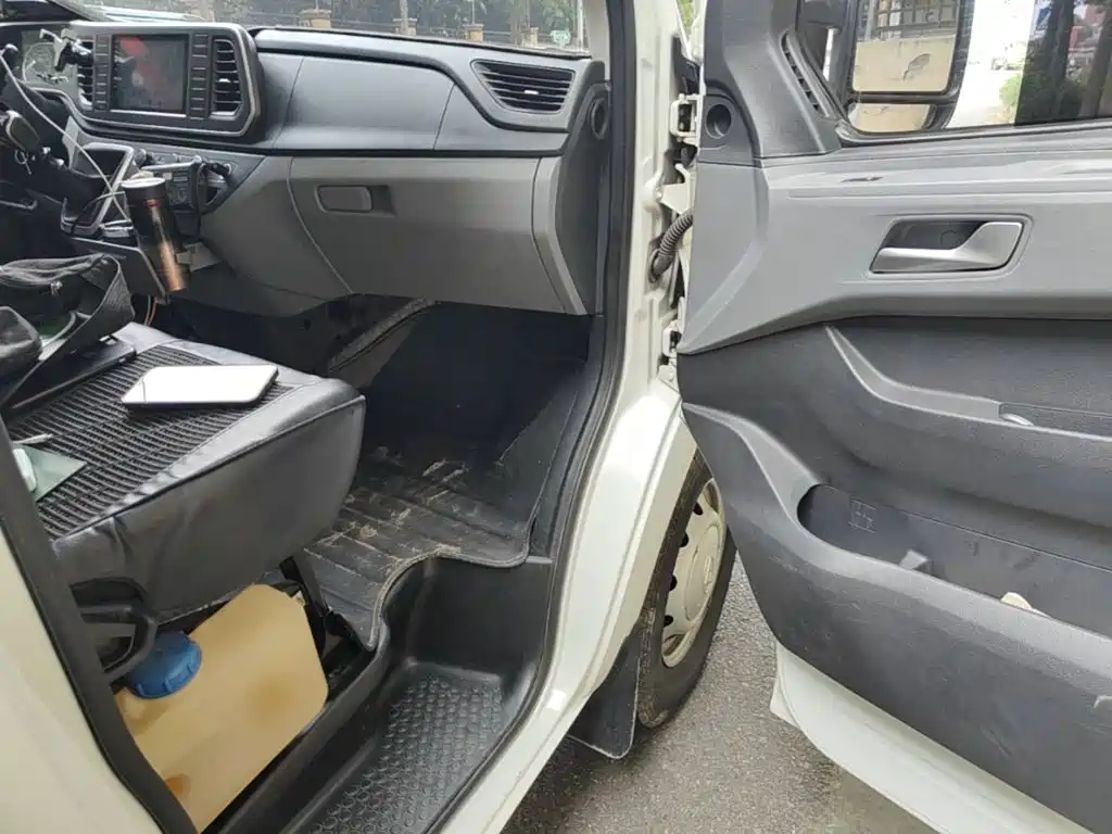 Maxus V80 — миниатюра 18