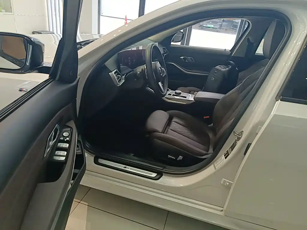 BMW 3 Series — миниатюра 16