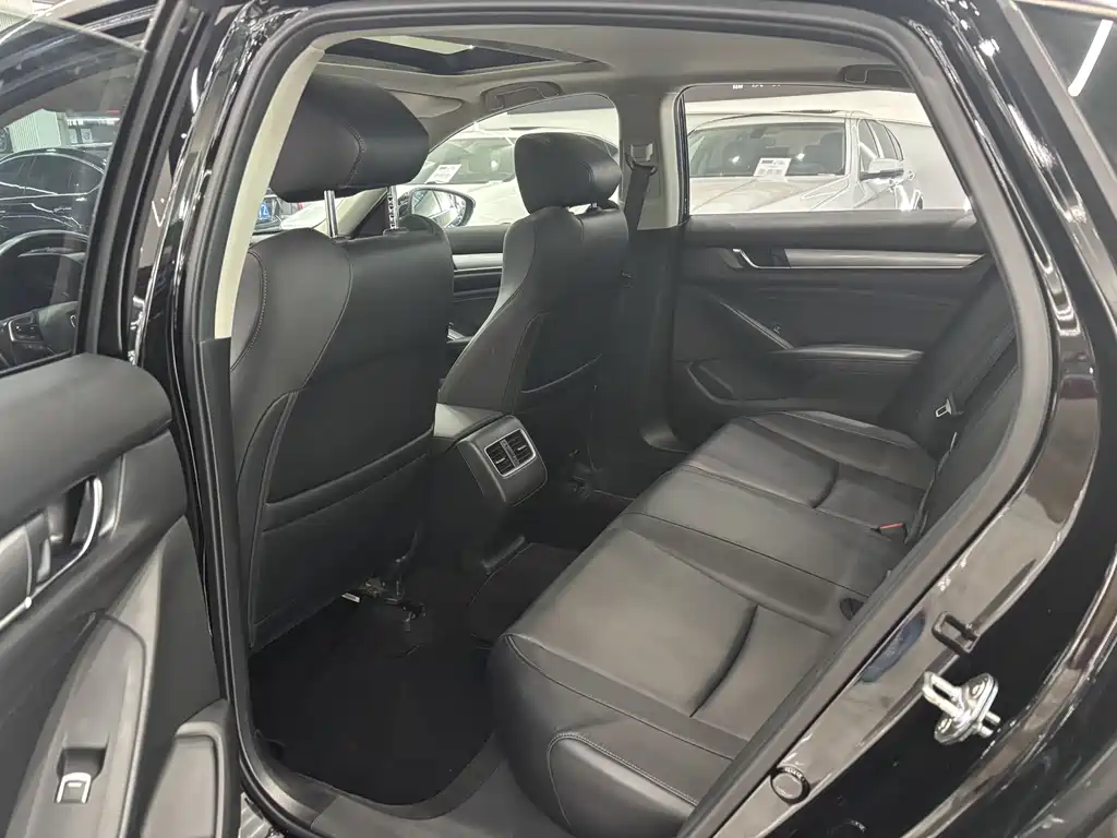 Honda Accord — миниатюра 6