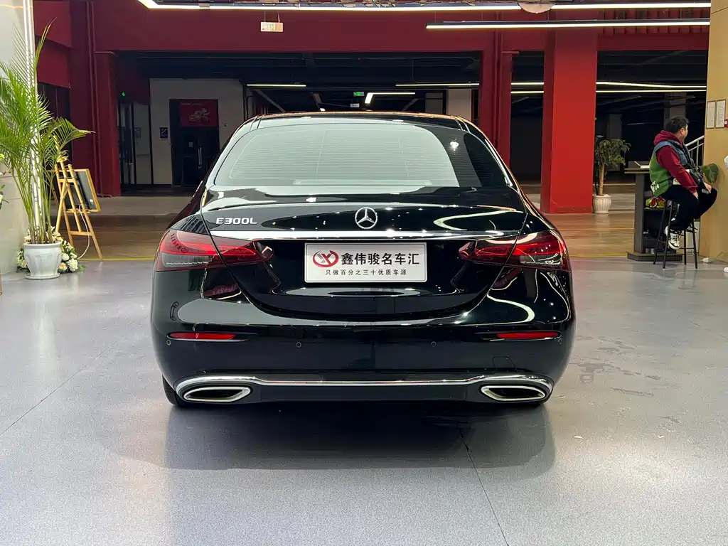 MERCEDES-BENZ E CLASS