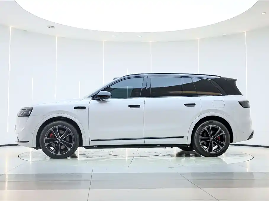 AITO ASK THE WORLD M8