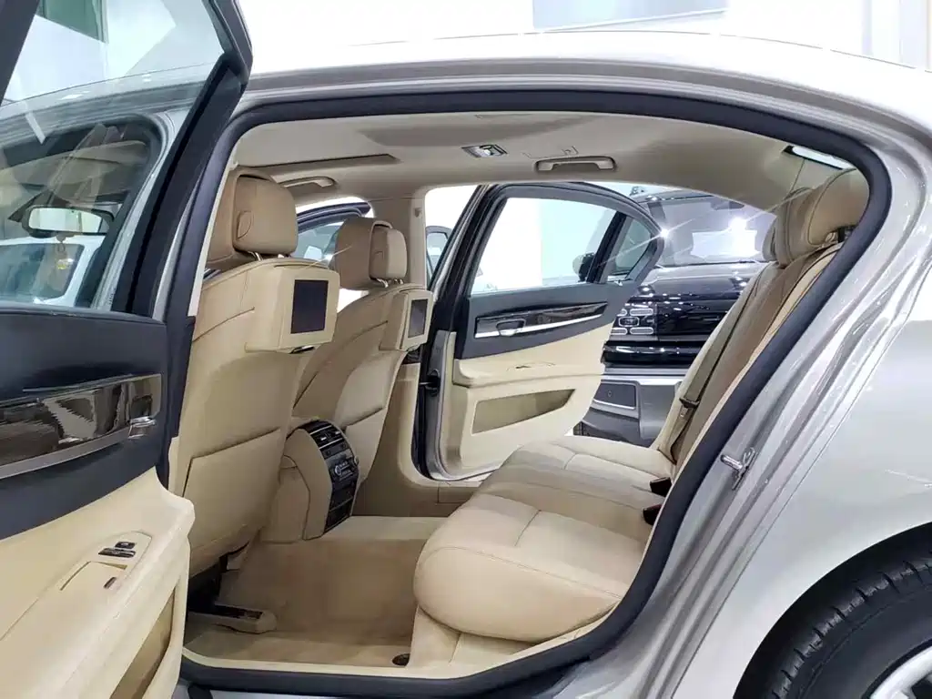 BMW 7 Series 7 2009 740Li Lead