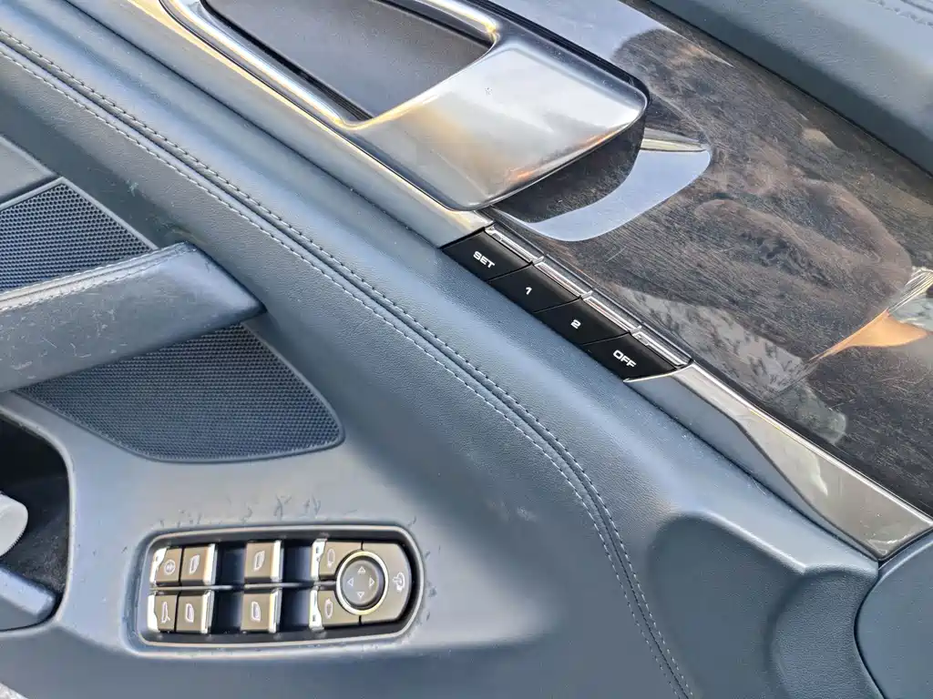Porsche Panamera — миниатюра 9