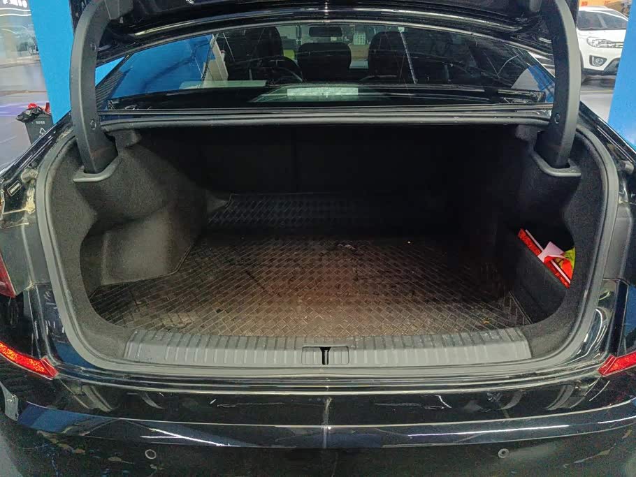 Volkswagen Passat 1.4 л 2025 г. Чёрный, пробег 11600 км