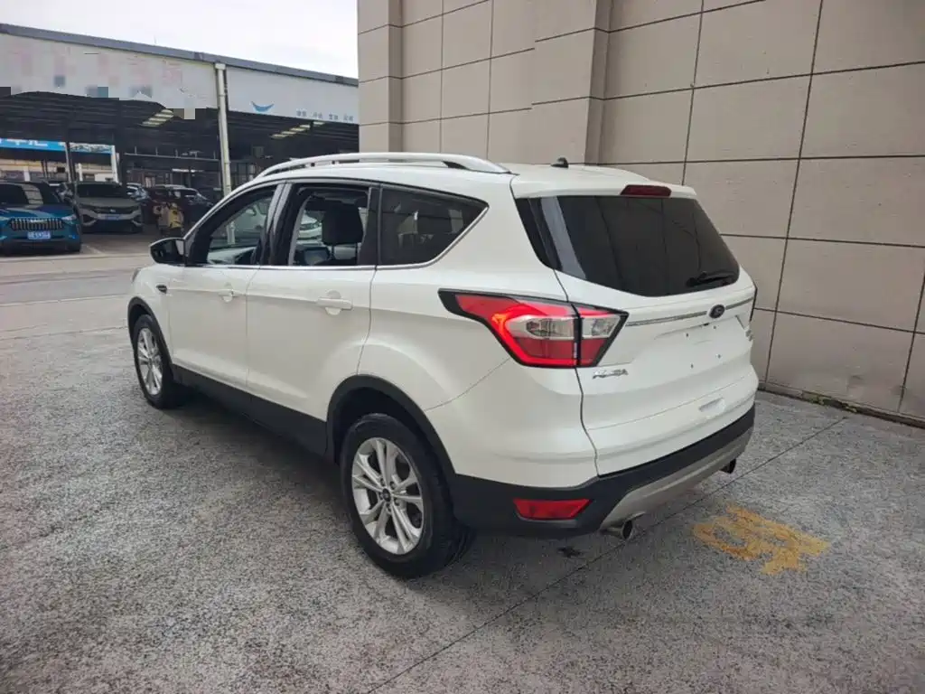 Ford Kuga — миниатюра 5
