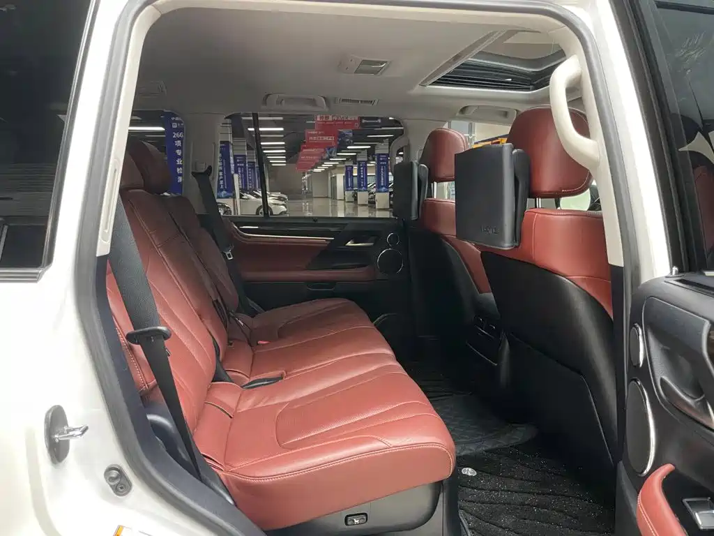 Lexus LX — миниатюра 20