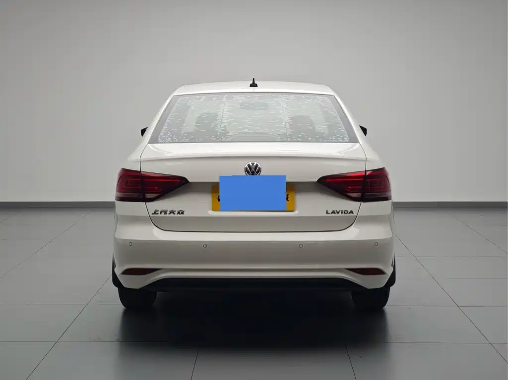 Volkswagen Lavida — миниатюра 5