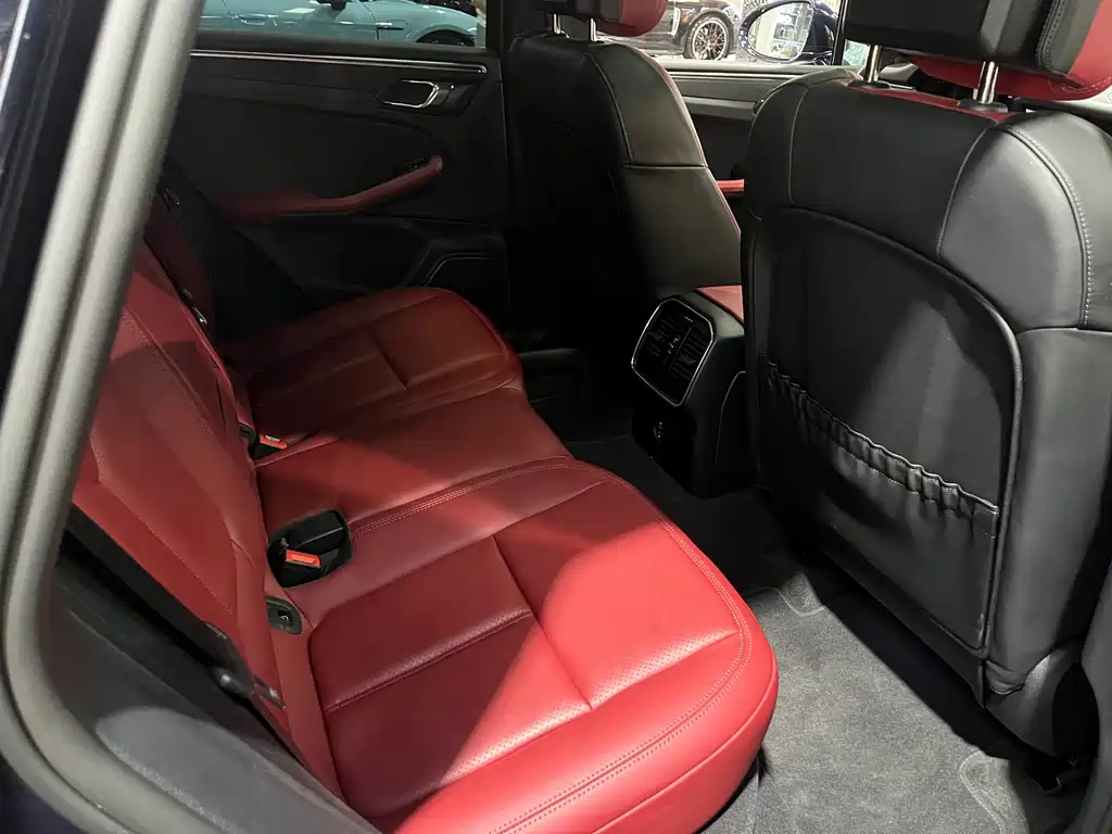 Porsche Macan — миниатюра 6