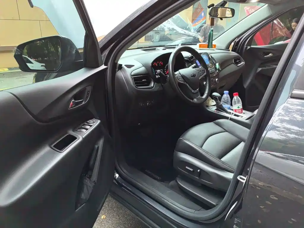 Chevrolet Equinox — миниатюра 17