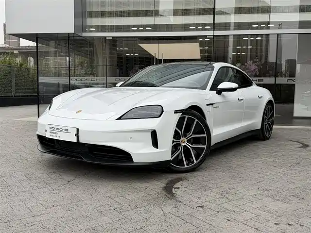 PORSCHE TAYCAN 2025