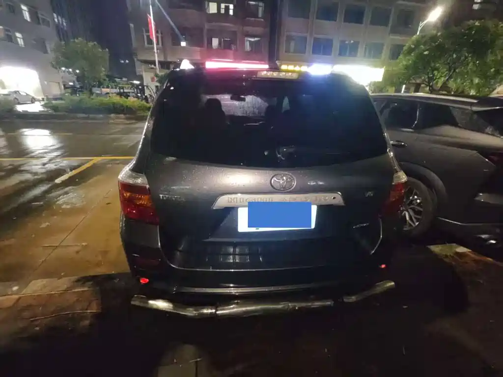 Toyota Highlander (Import) — миниатюра 5