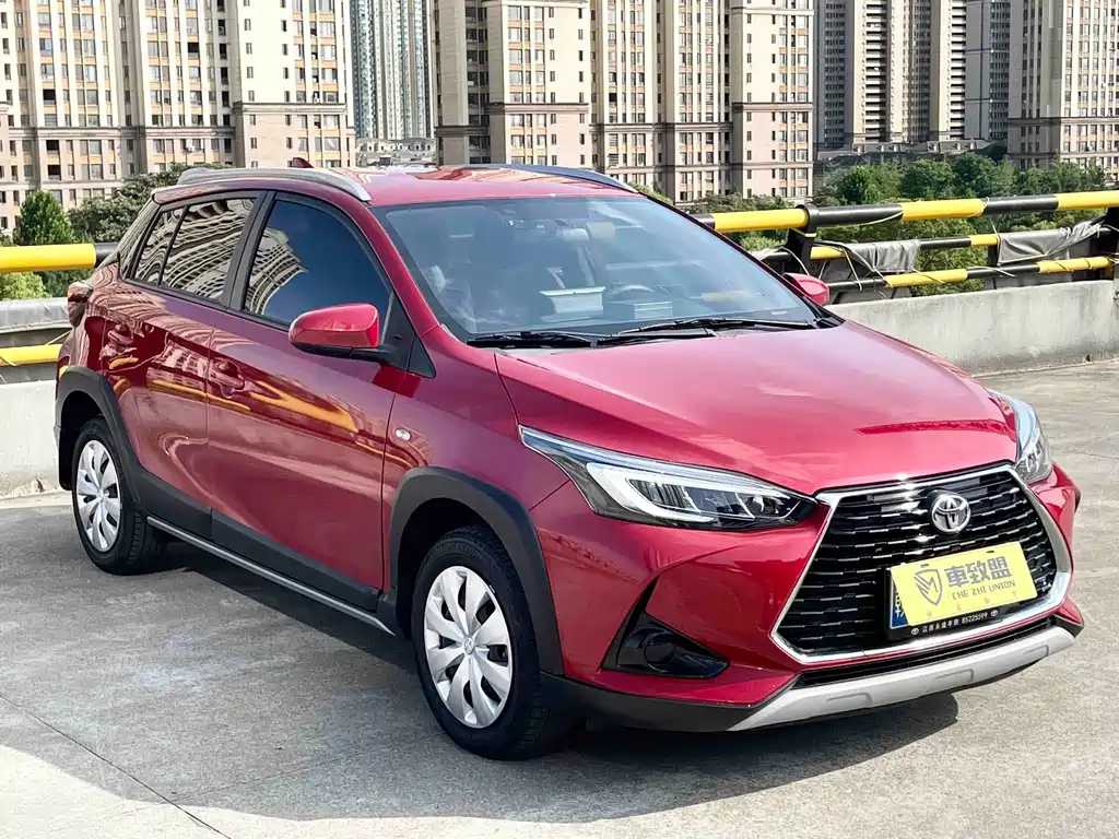 Toyota Yaris L - фото 3