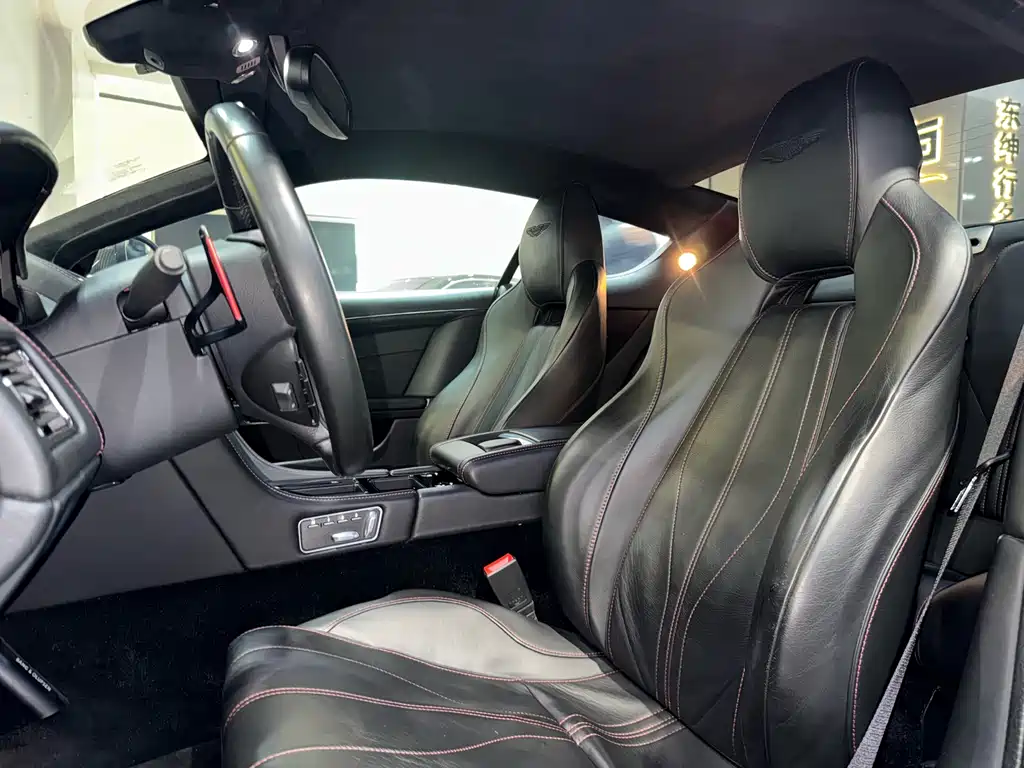 Aston Martin DB9 2014 6.0L Carbon Black Coupe