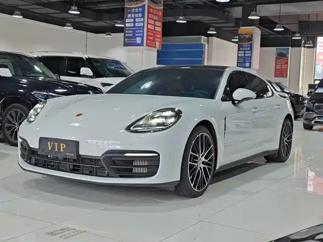 PORSCHE PANAMERA 2024
