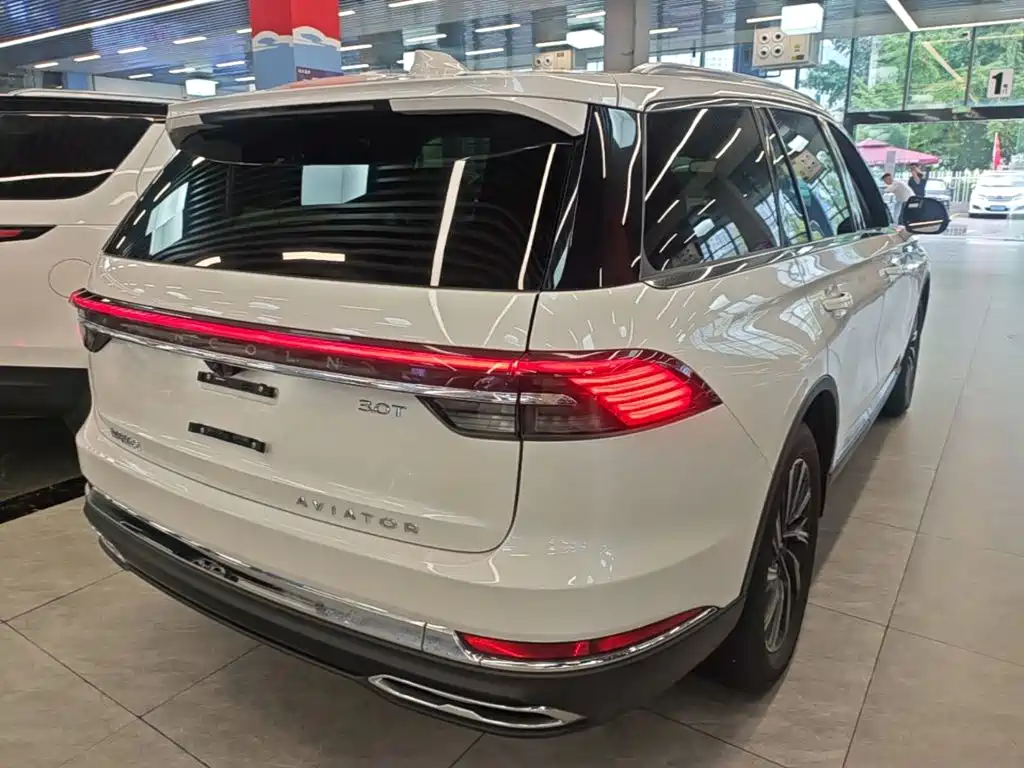 Lincoln Aviator — миниатюра 7