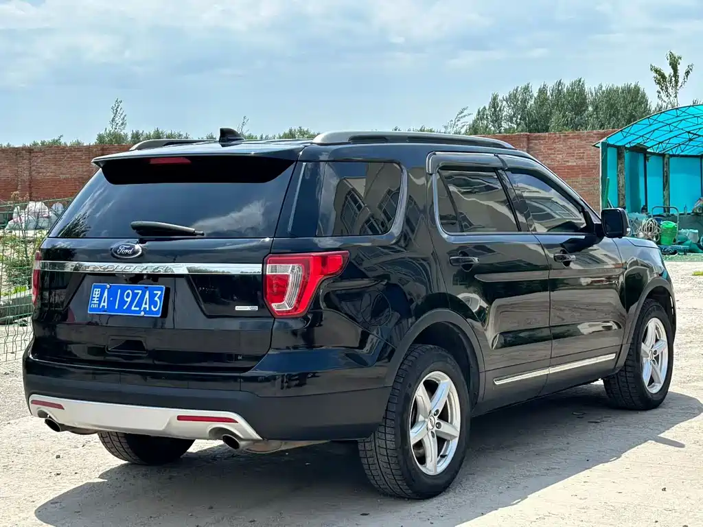 Ford Explorer (Import) — миниатюра 6