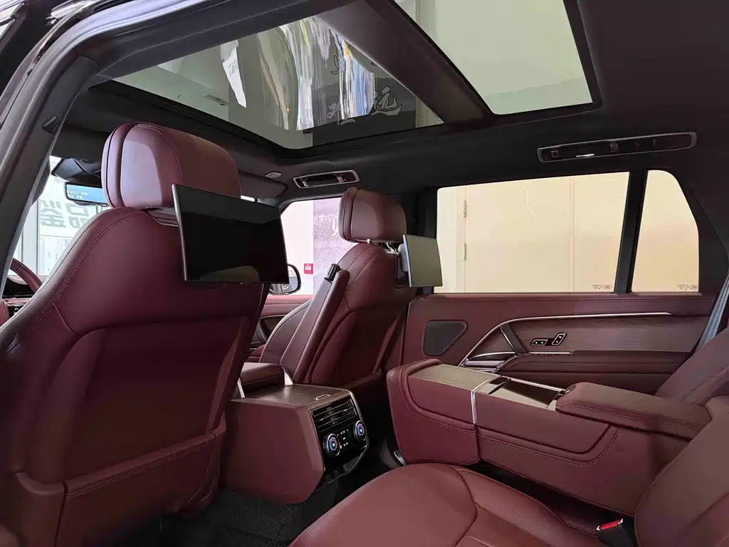 Land Rover Range Rover — миниатюра 17