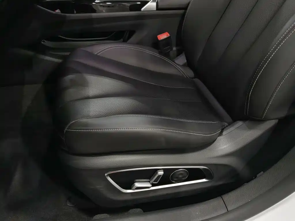 Geely Borui Hybrid — миниатюра 20