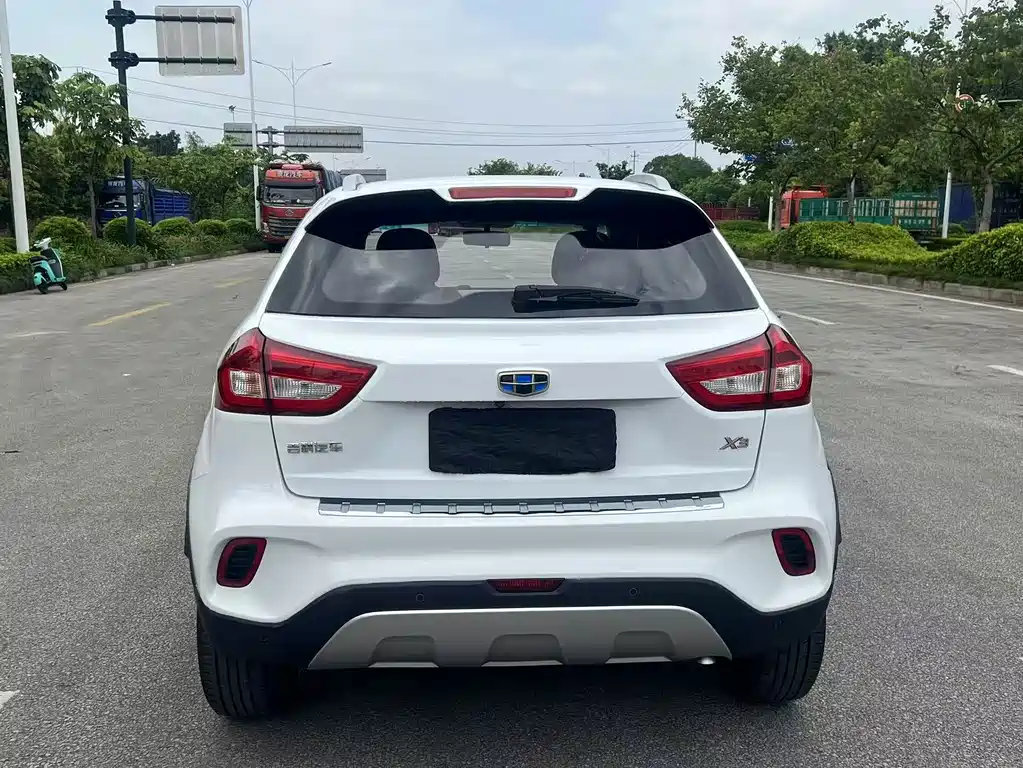 Geely Vision X3 — миниатюра 7