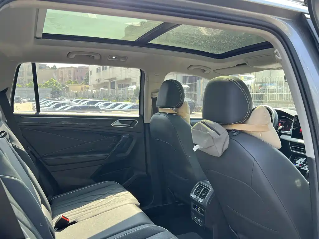 Volkswagen Tiguan L — миниатюра 20