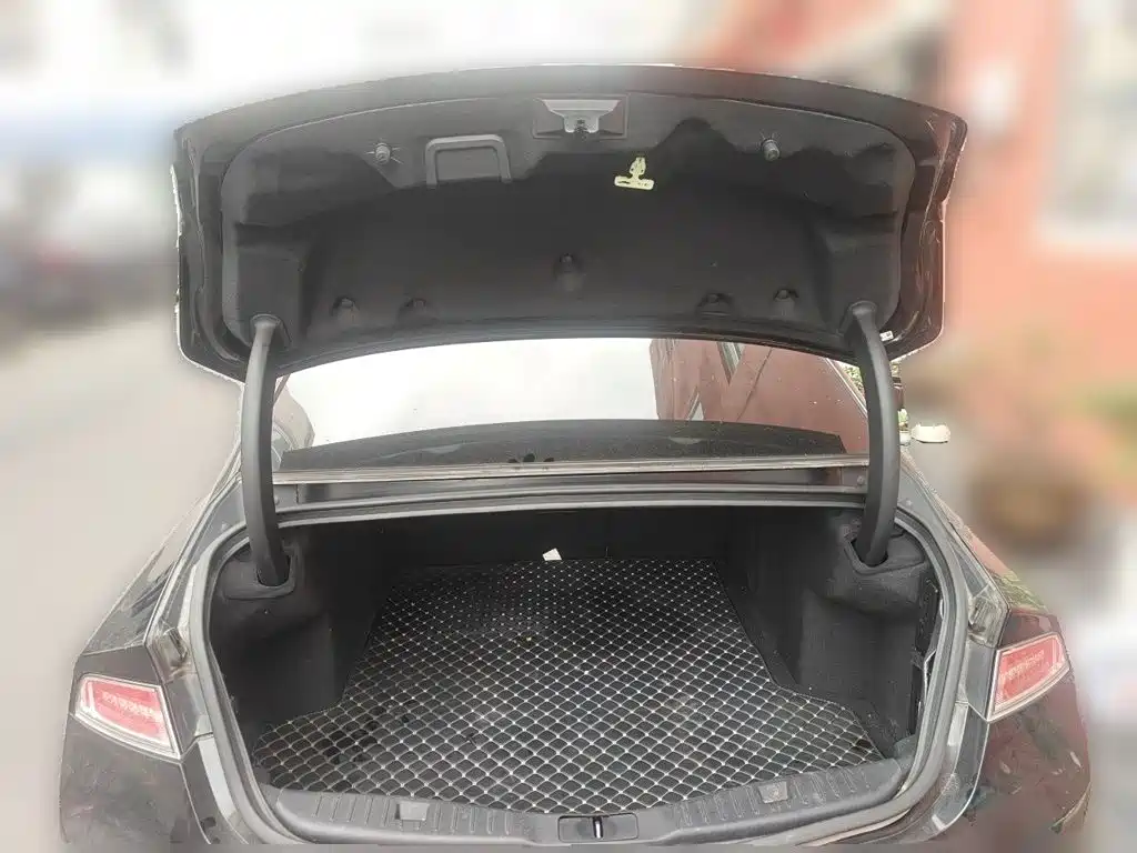 Lincoln MKZ — миниатюра 16
