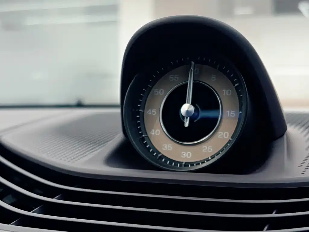 Porsche Taycan — миниатюра 9