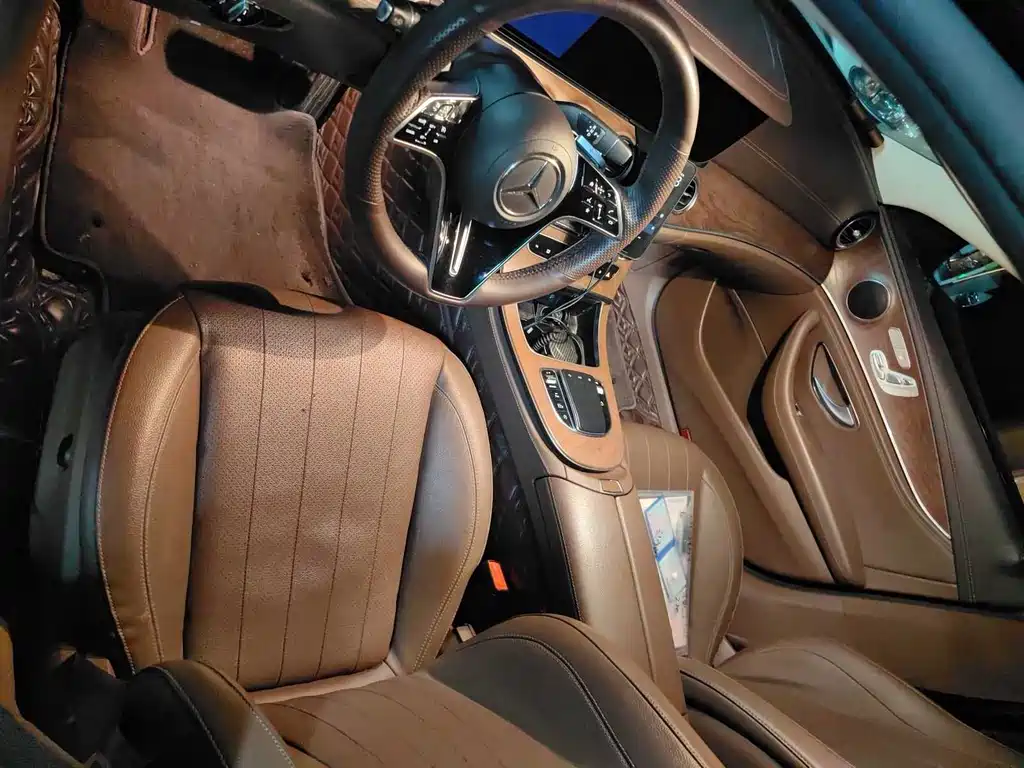 Mercedes-Benz E-Class — миниатюра 5