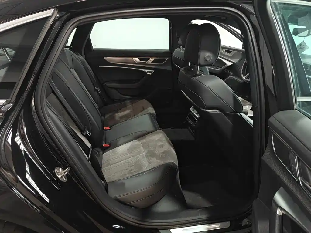 Audi A6L — миниатюра 12
