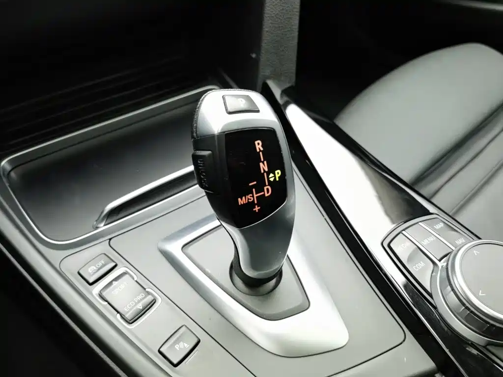 BMW 3 Series — миниатюра 13