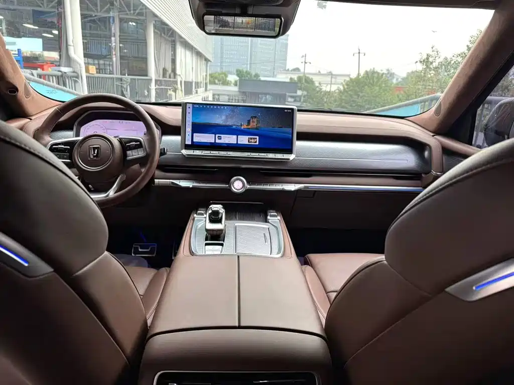 TANK TANK 700 NEW ENERGY