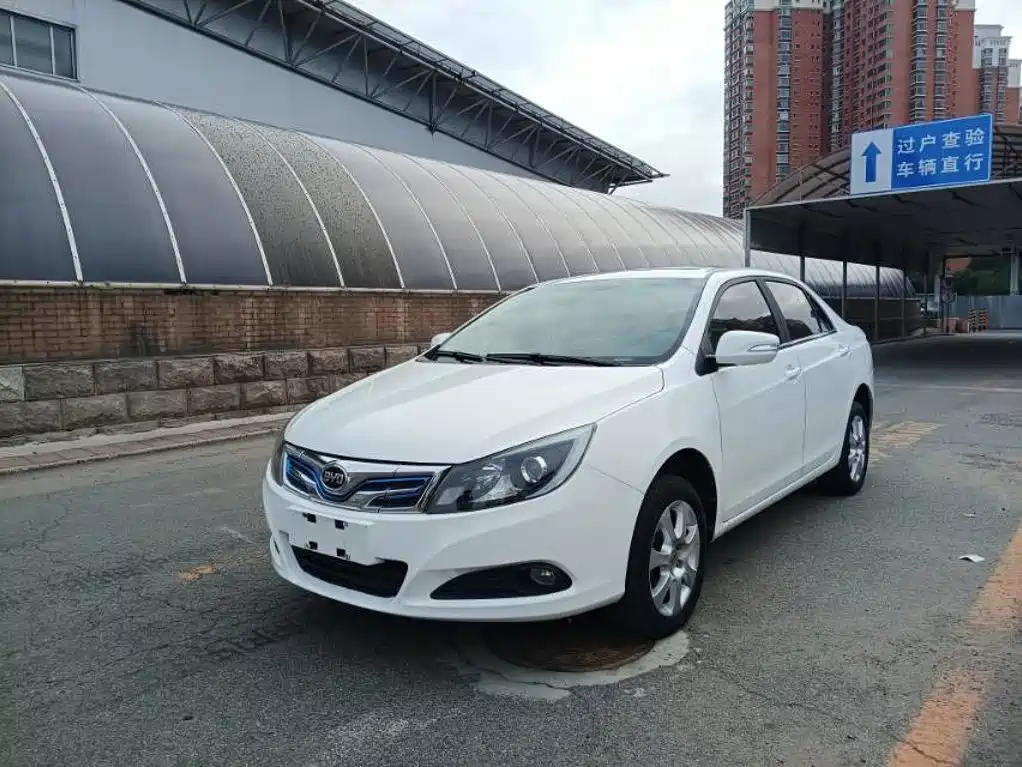 BYD e5